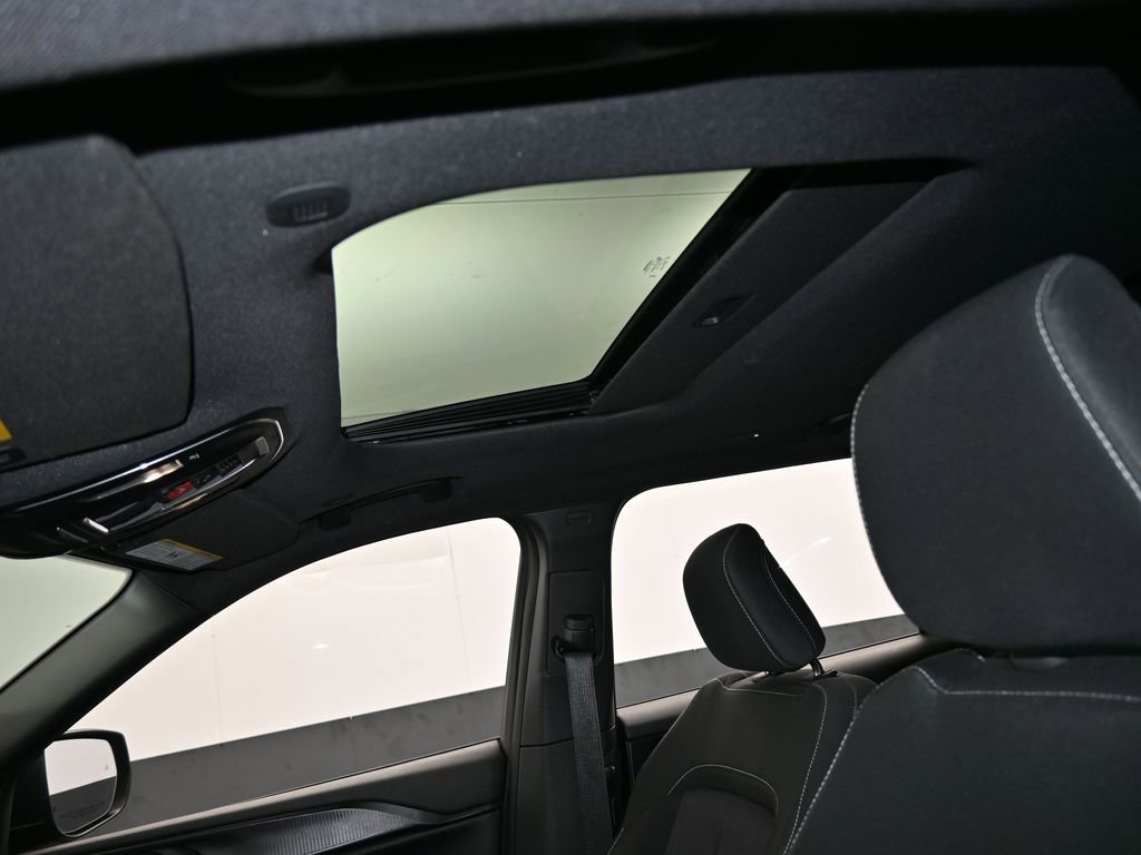 Used 2024 Jeep Grand Cherokee L Laredo image 11