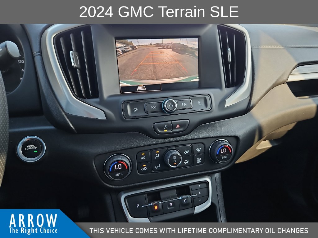 Used 2024 GMC Terrain SLE w/ Driver Convenience Package FWD image 24