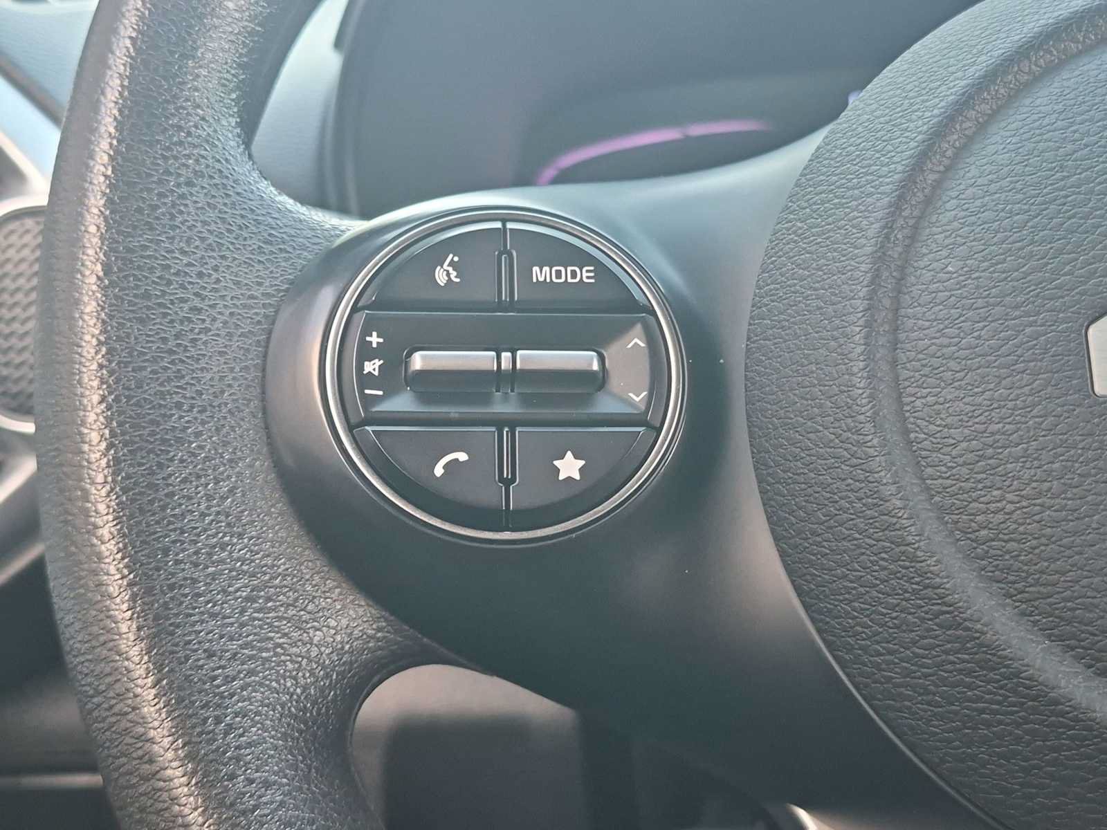 Used 2024 Kia Soul LX w/ LX Technology Package FWD image 22