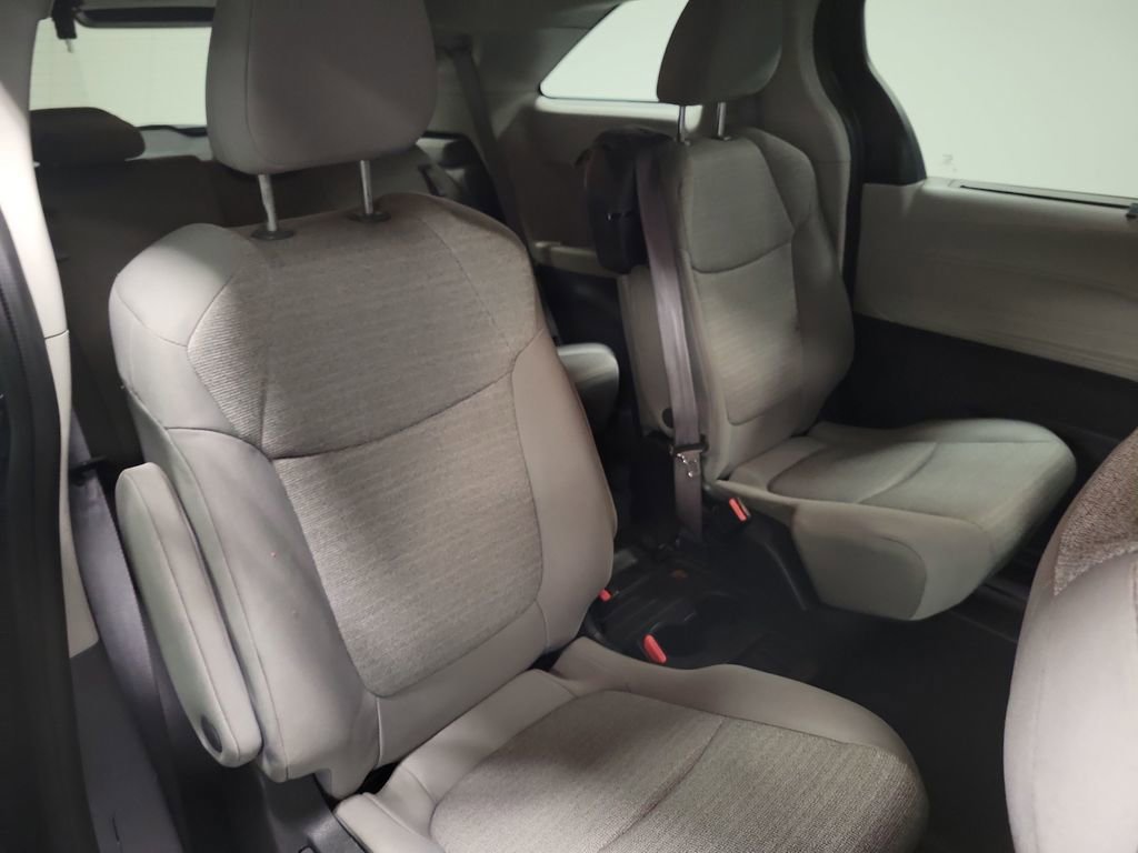 Used 2022 Toyota Sienna LE image 22