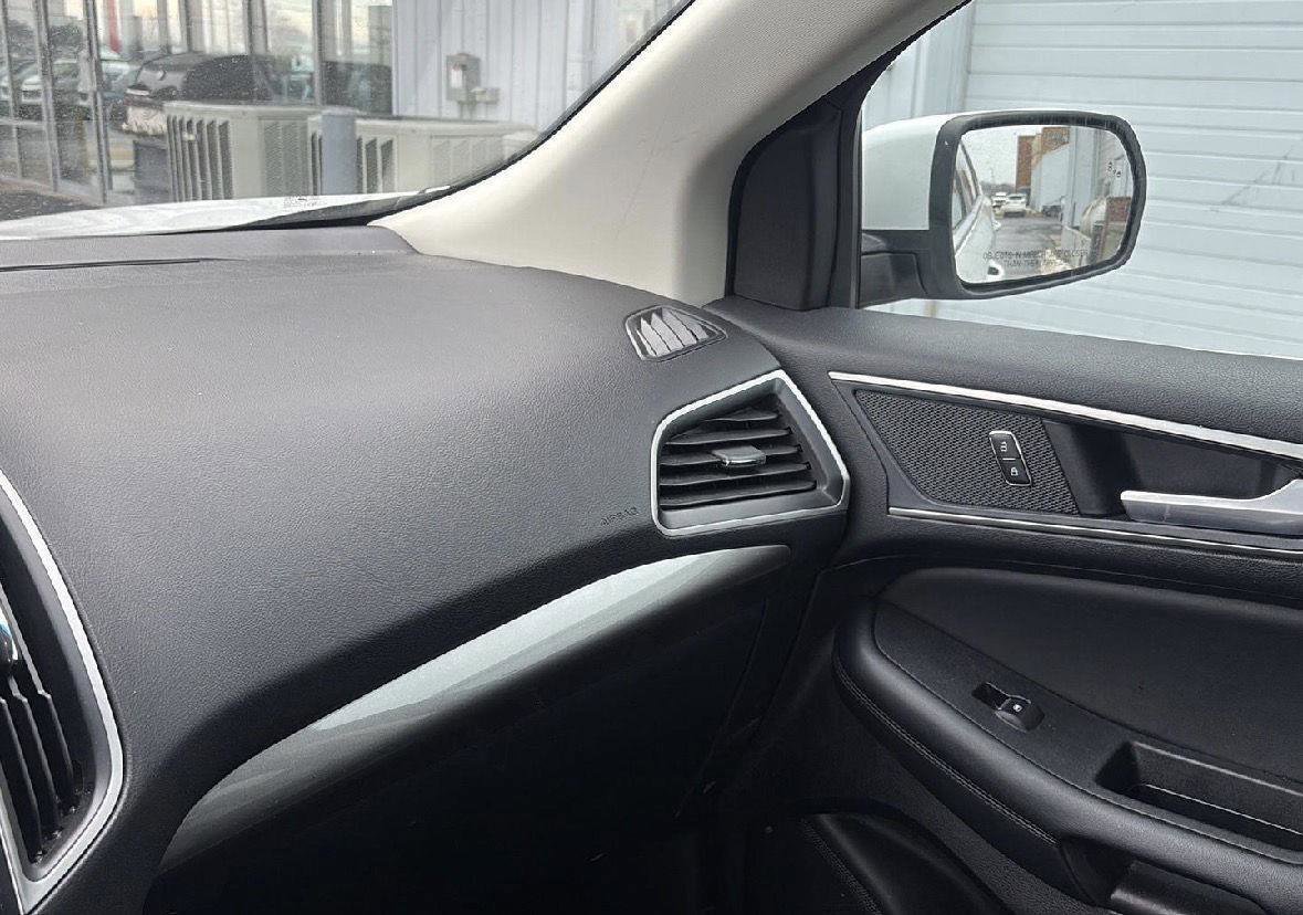 Used 2024 Ford Edge SEL image 13