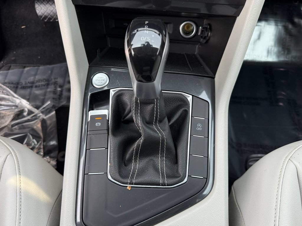 Used 2022 Volkswagen Tiguan SE FWD image 19
