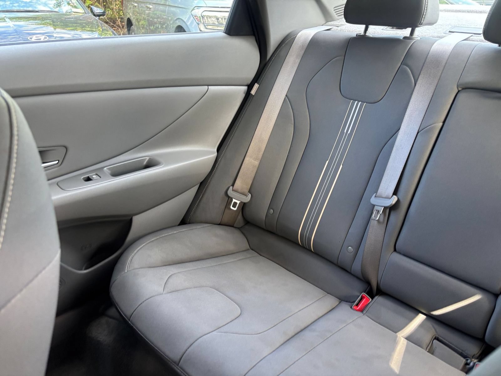 Used 2025 Hyundai Elantra SEL FWD image 39