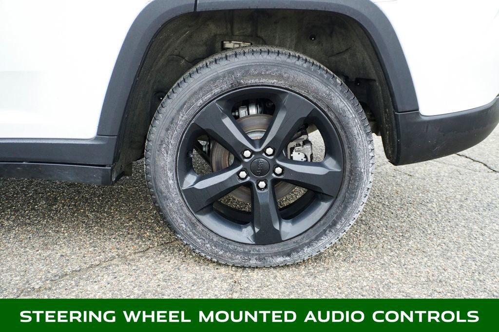 Used 2023 Jeep Grand Cherokee Limited w/ Luxury Tech Group II image 8