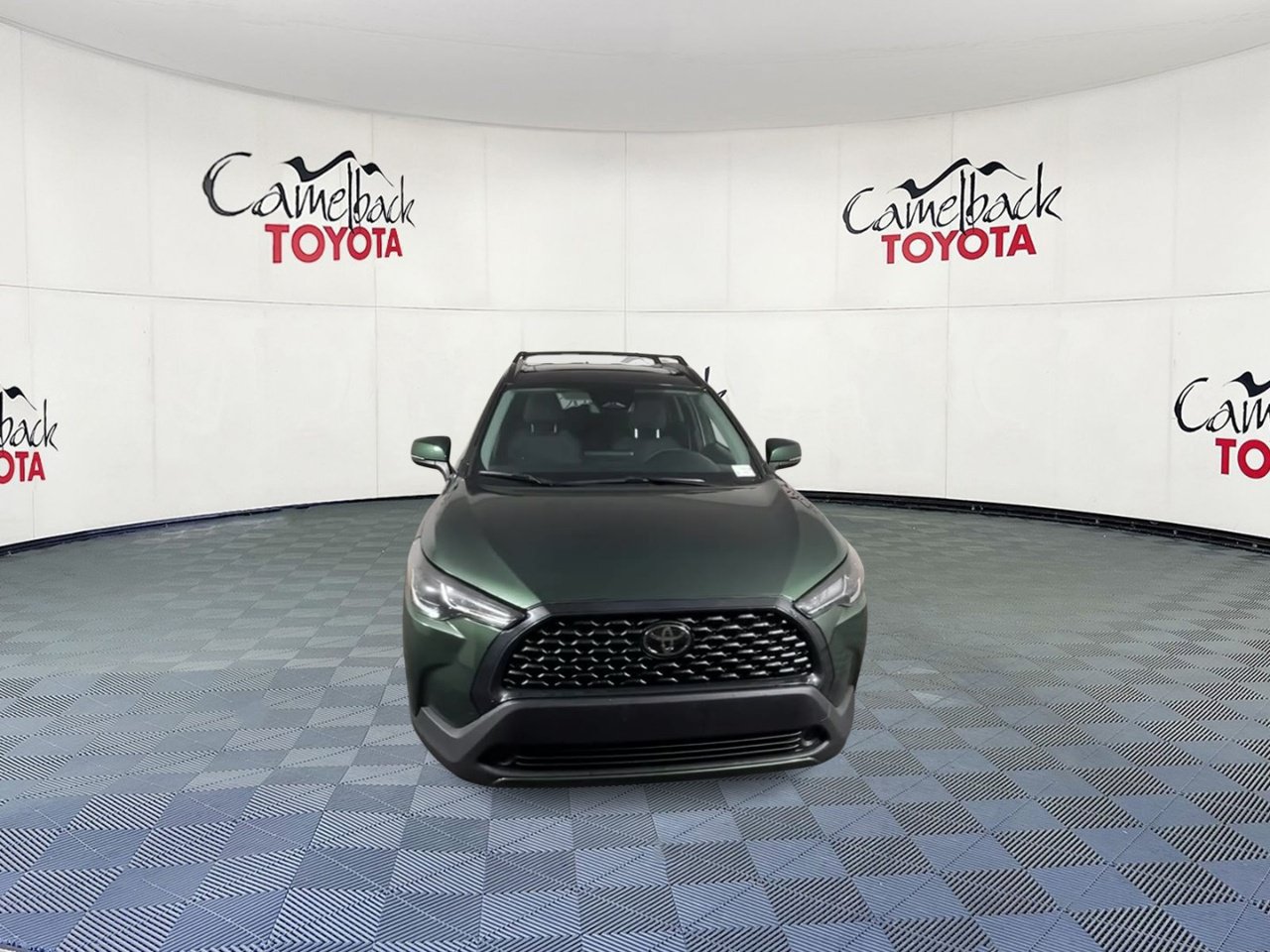 Used 2024 Toyota Corolla Cross LE w/ Moonroof Package FWD image 4