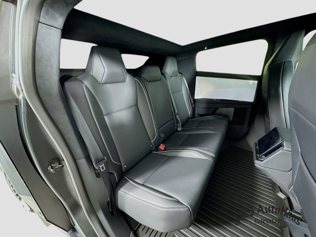 Used 2024 Tesla Cybertruck AWD Crew Cab image 32