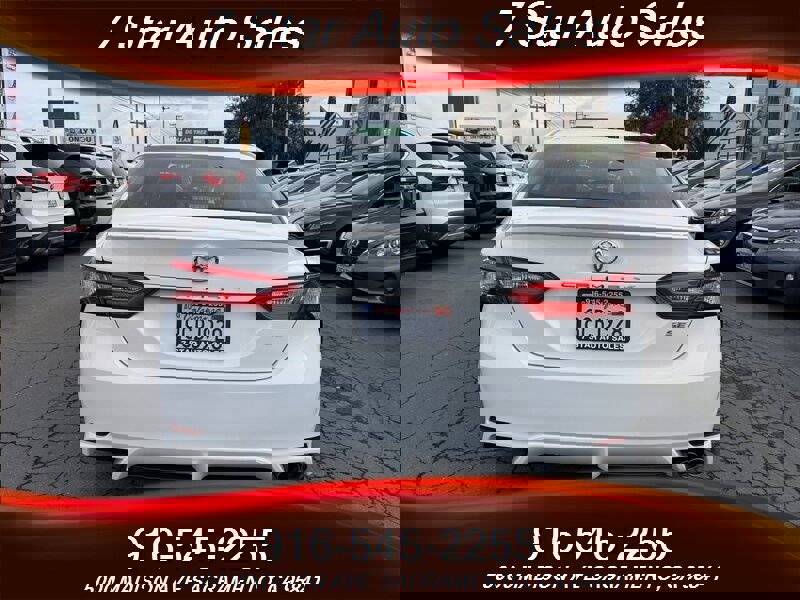 Used 2018 Toyota Camry SE image 5