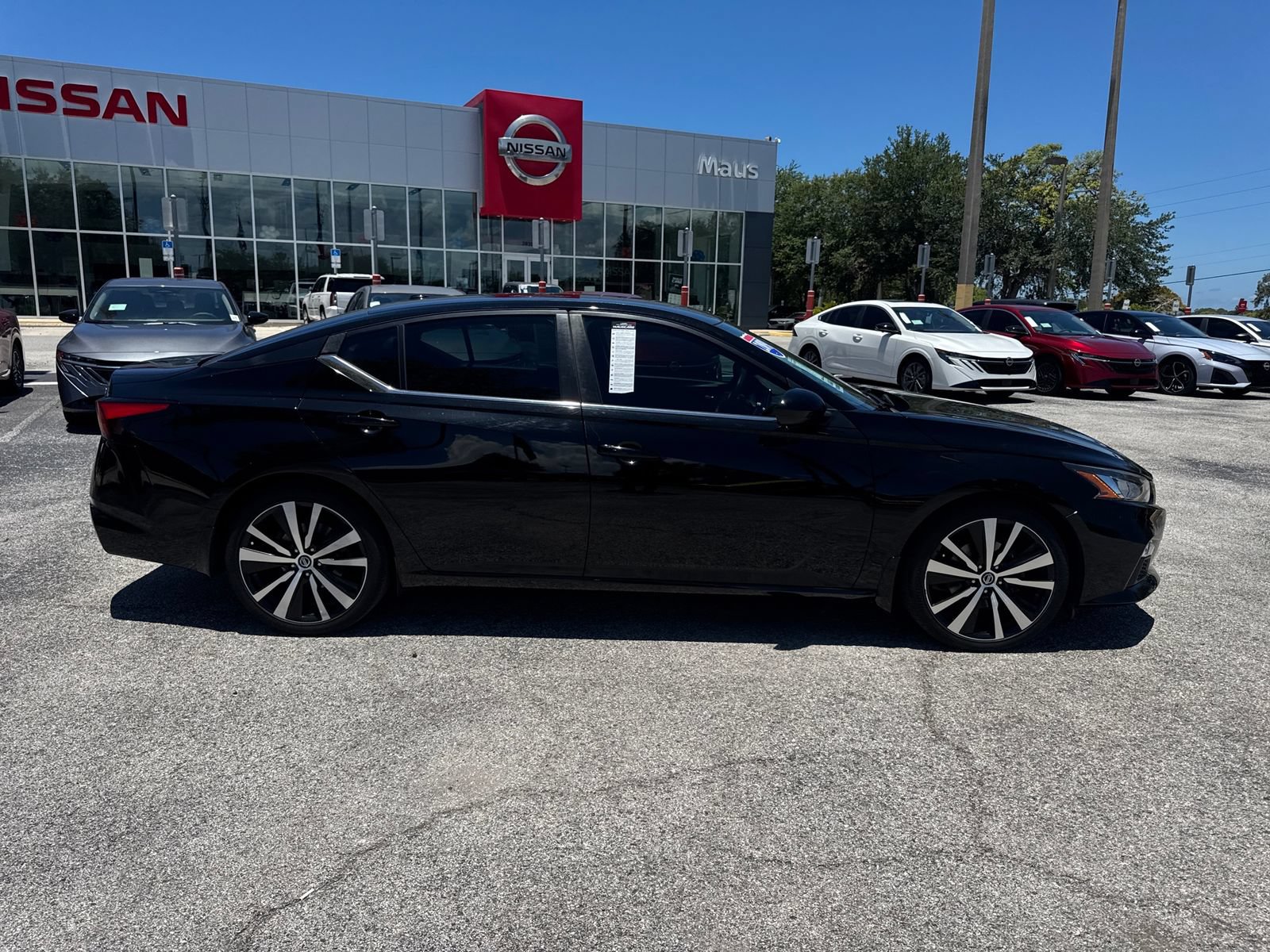 Used 2019 Nissan Altima 2.5 SR FWD image 9
