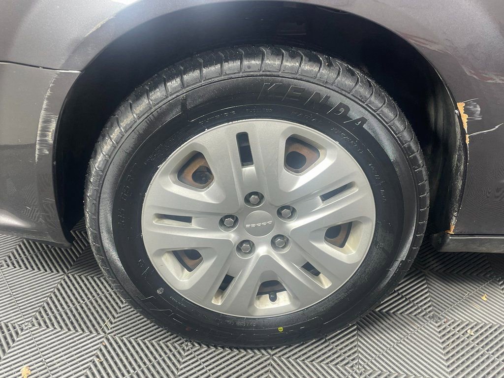 Used 2017 Dodge Grand Caravan SE w/ Power Window Group image 12