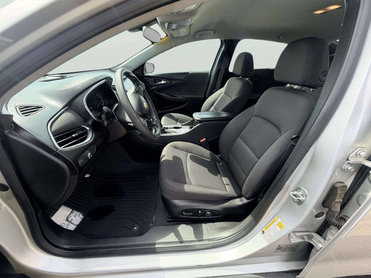 Used 2019 Chevrolet Malibu LT FWD image 18