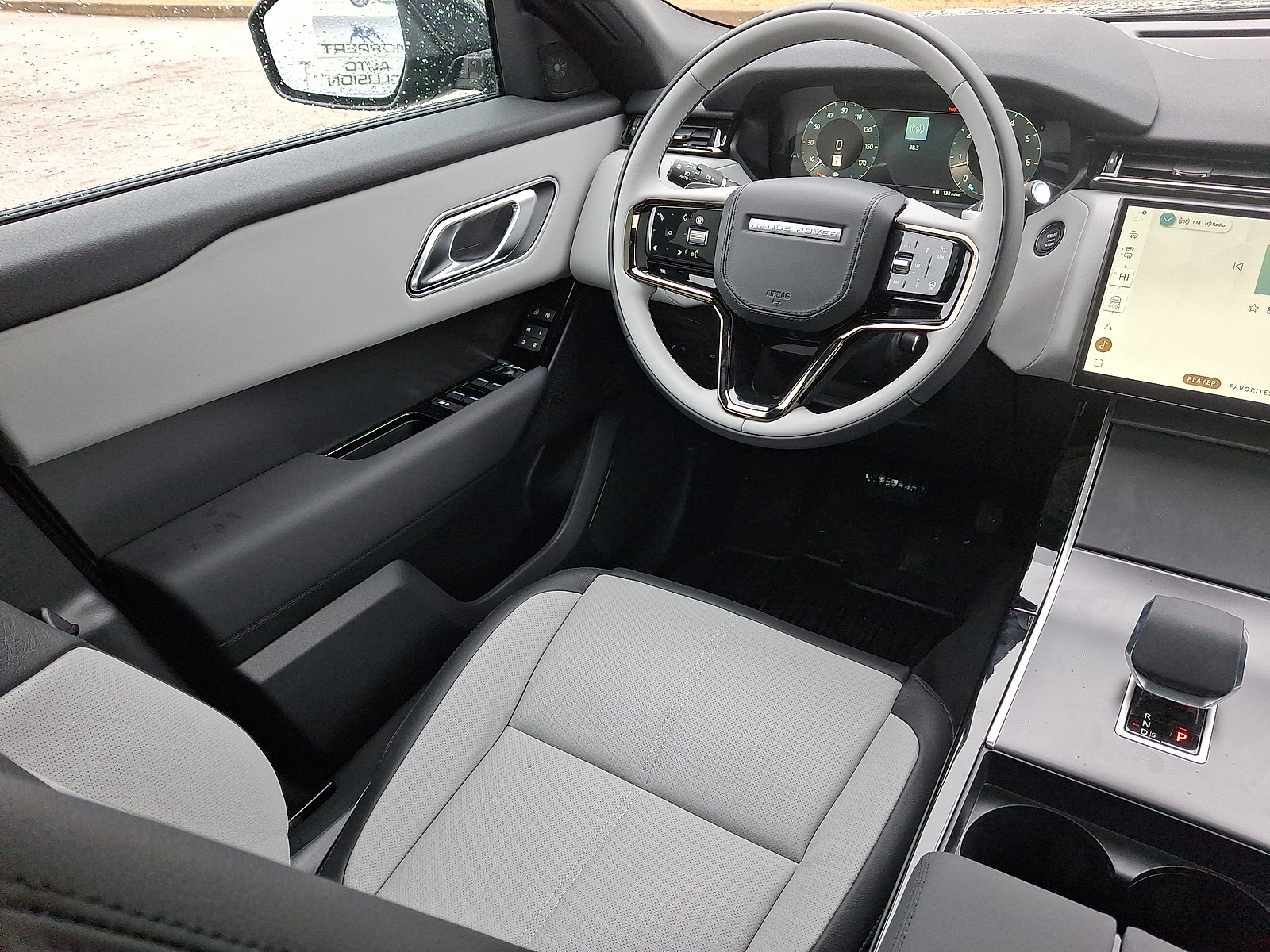 New 2026 Land Rover Range Rover Velar S AWD/4WD image 12