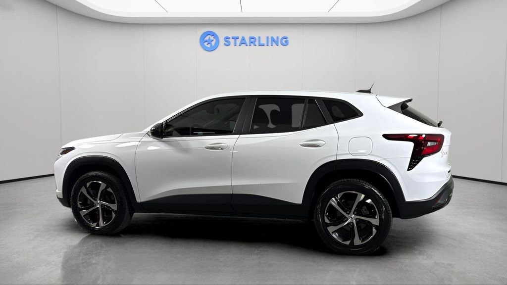 Certified 2024 Chevrolet Trax RS w/ Driver Confidence Package FWD image 4