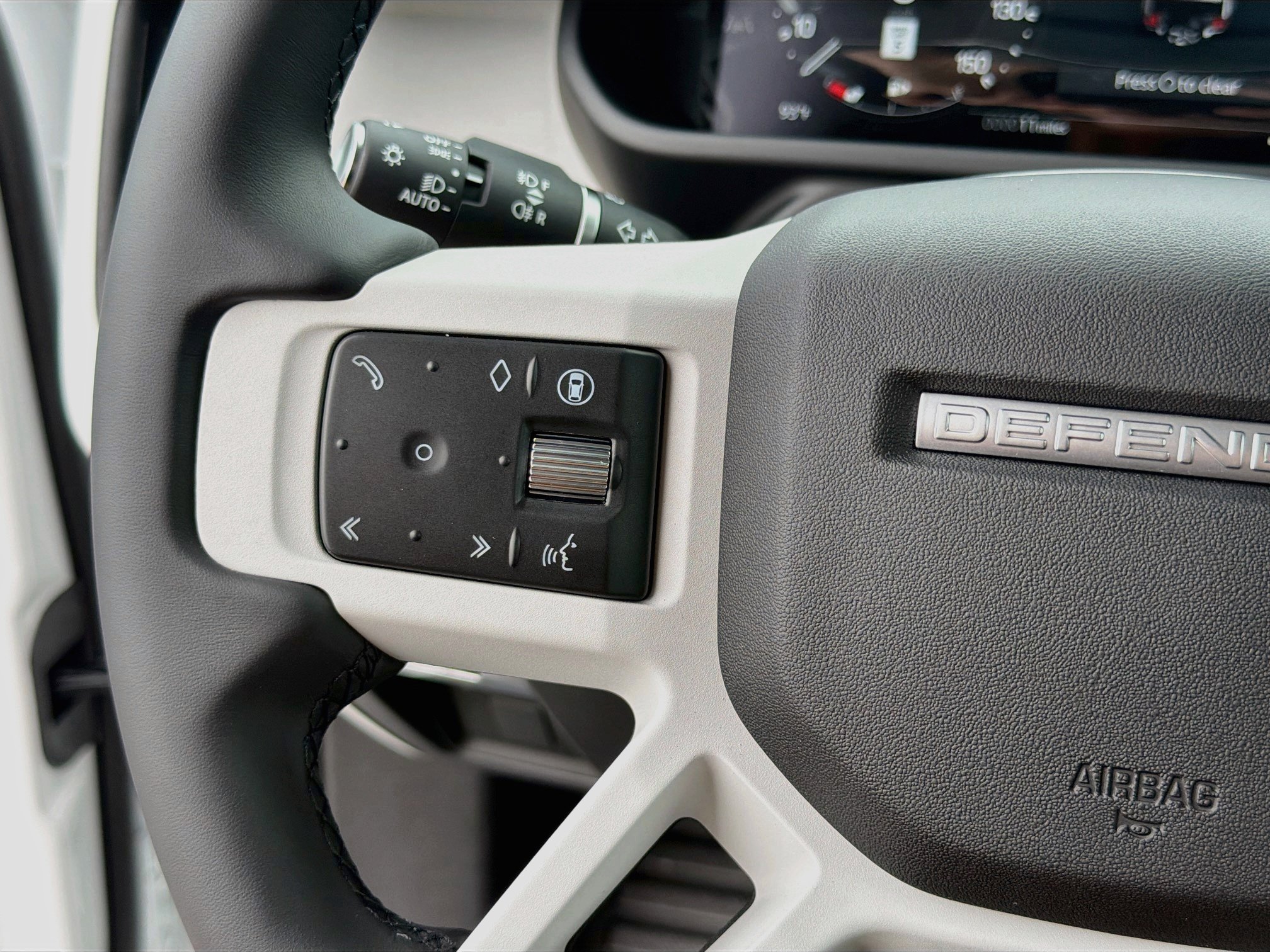 New 2026 Land Rover Defender 110 S AWD/4WD image 38