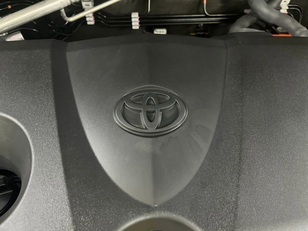 Used 2025 Toyota RAV4 LE image 10