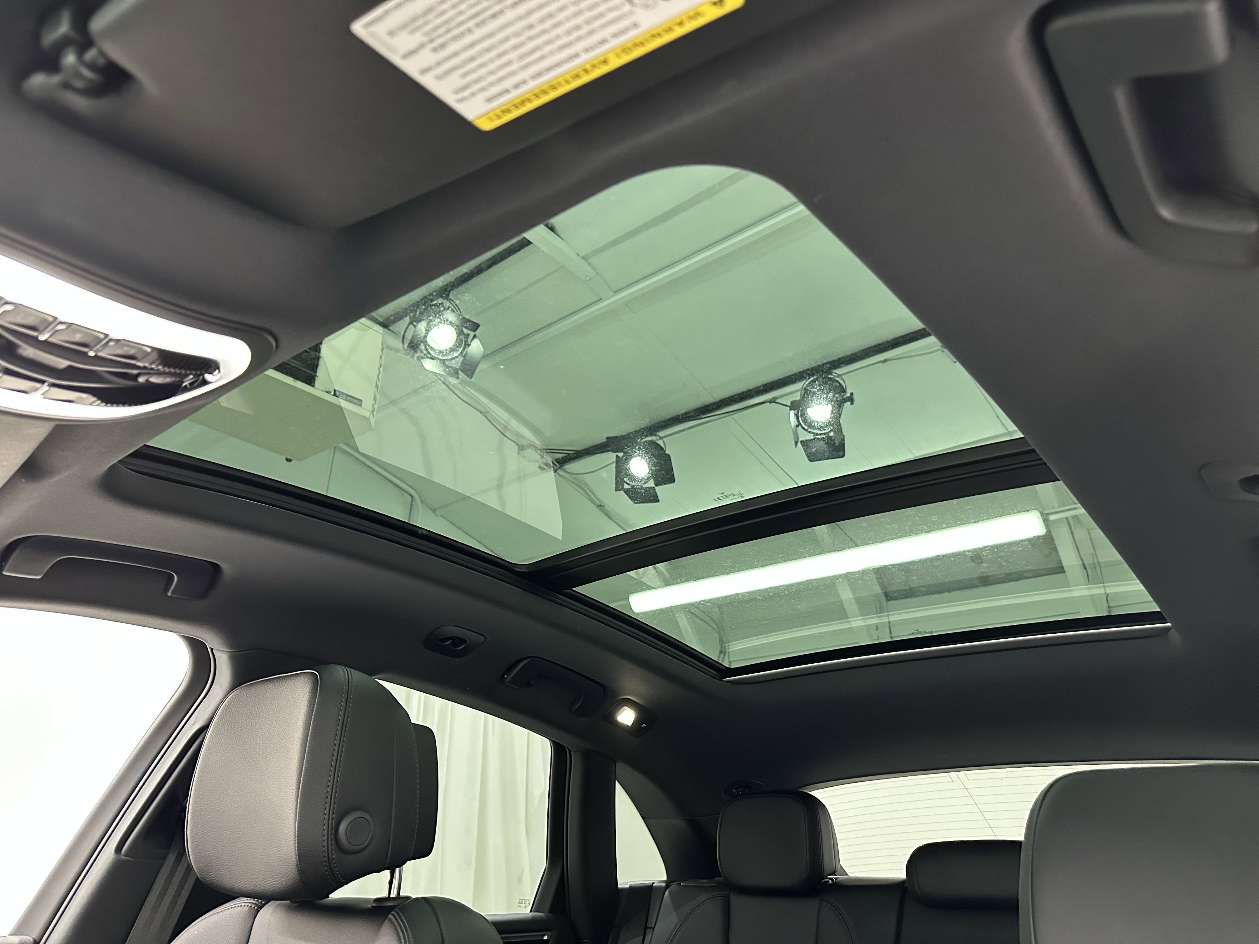 Certified 2024 Porsche Macan image 32