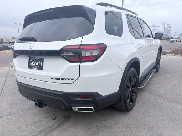 Used 2025 Honda Pilot Black Edition image 8
