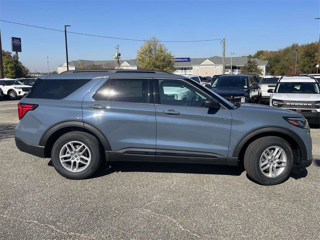 New 2026 Ford Explorer Active w/ Active Comfort Package image 2