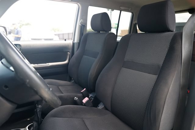 Used 2005 Scion xB FWD image 9