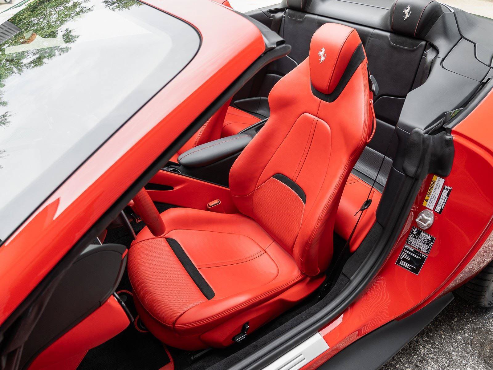 Used 2024 Ferrari Roma Spider RWD image 8
