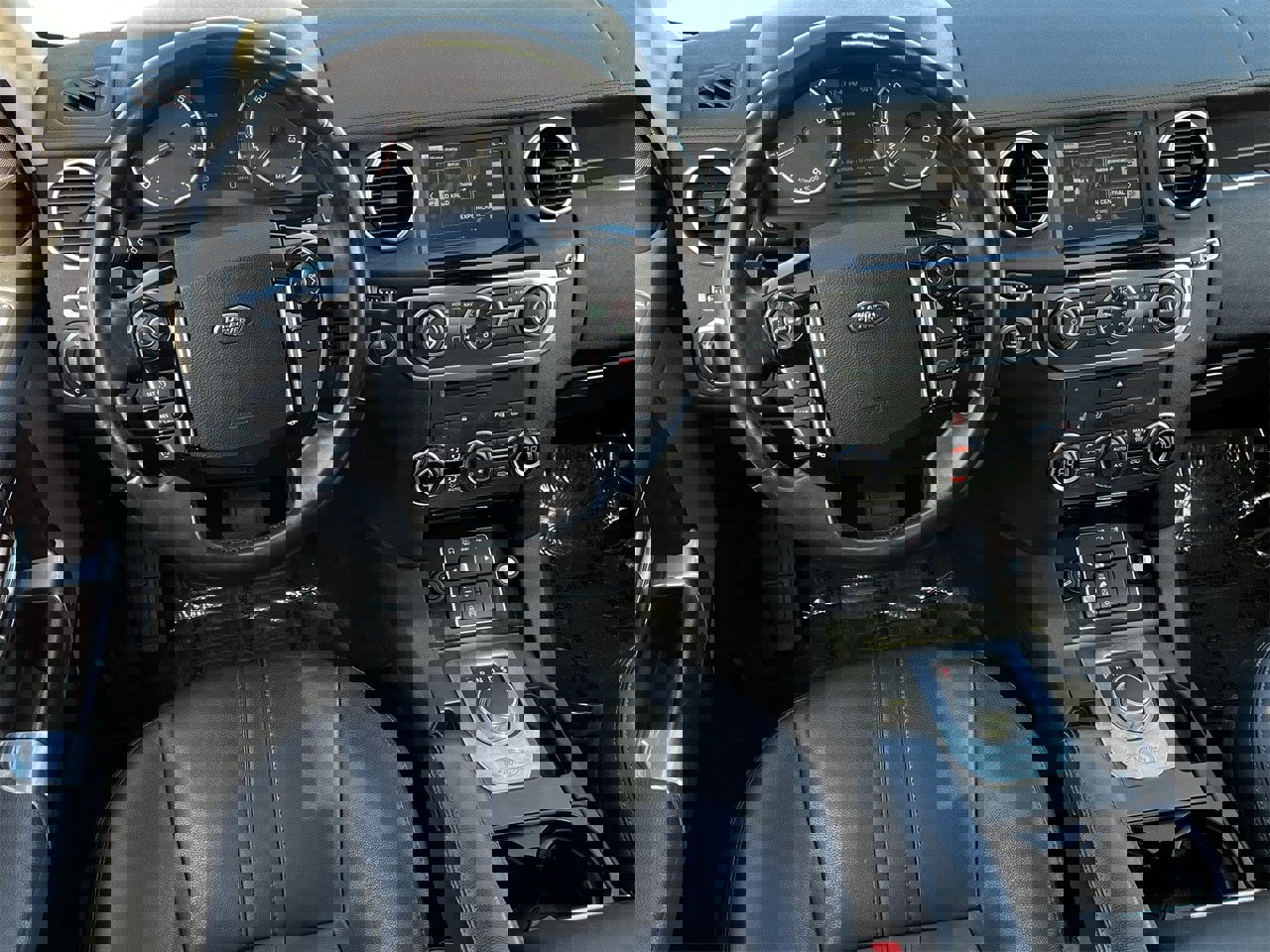 Used 2016 Land Rover LR4 HSE image 10