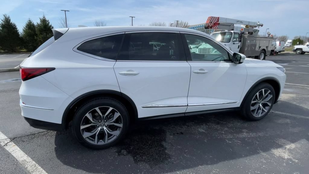 Used 2023 Acura MDX SH-AWD w/ Technology Package image 2