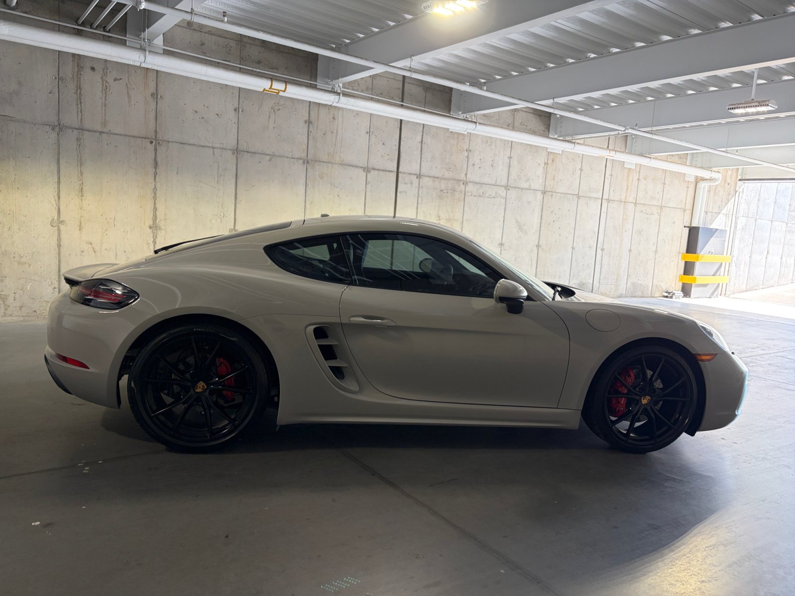 Certified 2024 Porsche 718 Cayman S RWD image 8