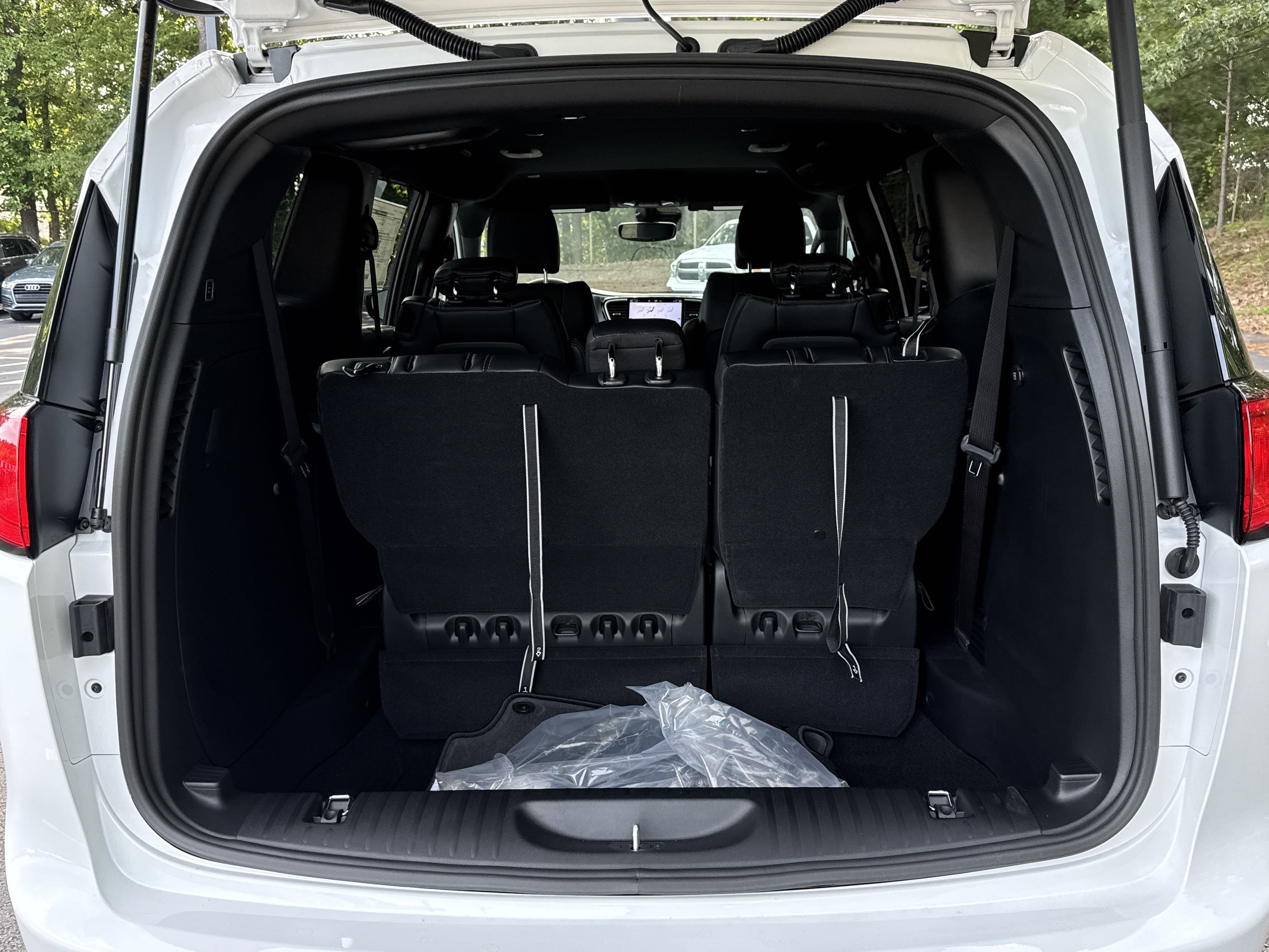 New 2025 Chrysler Voyager LX FWD image 23