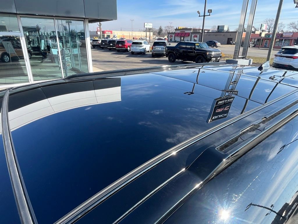 Used 2023 Land Rover Defender 110 SE image 44