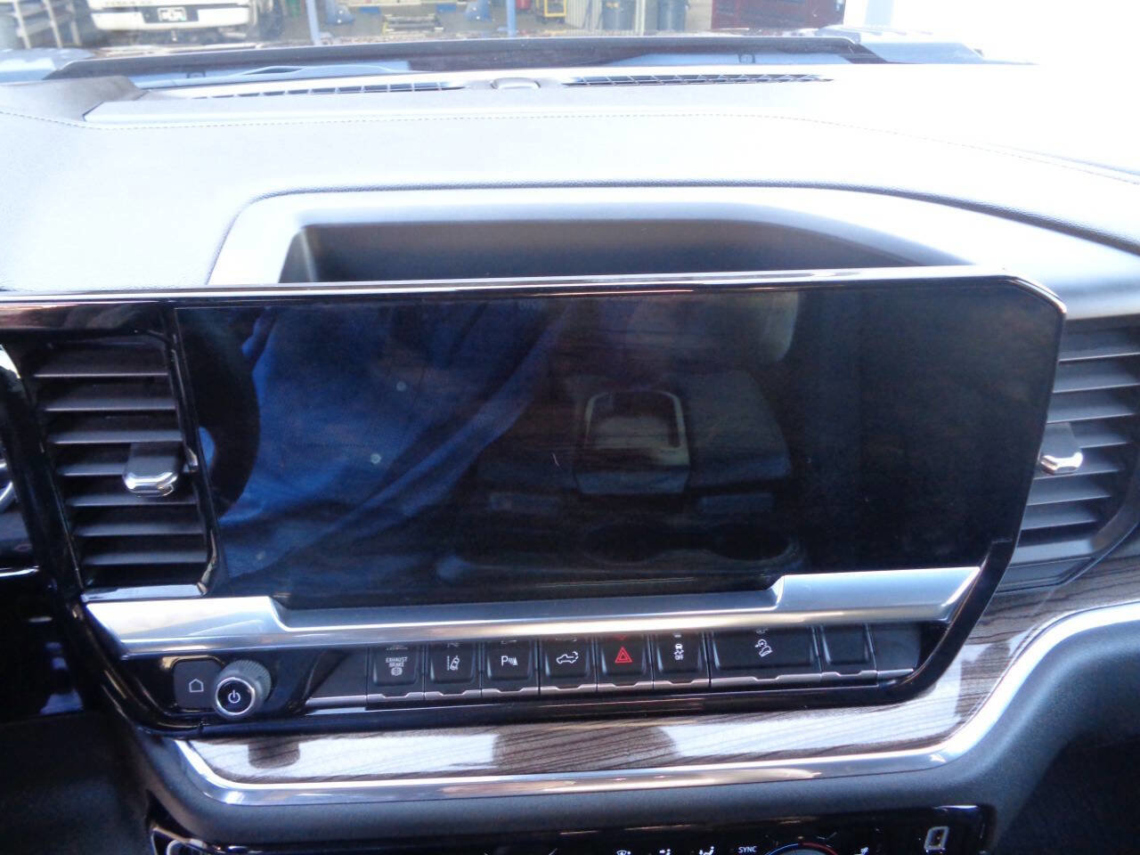 Used 2024 Chevrolet Silverado 2500 LT w/ Texas Edition image 96