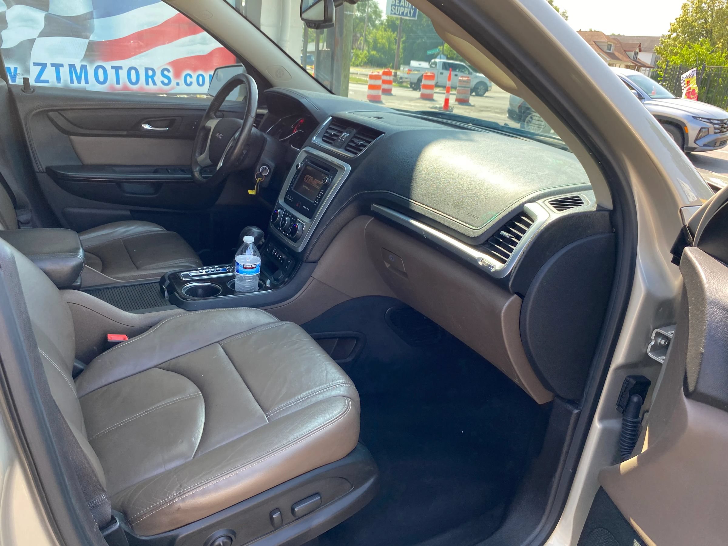 Used 2014 GMC Acadia SLT AWD/4WD image 15