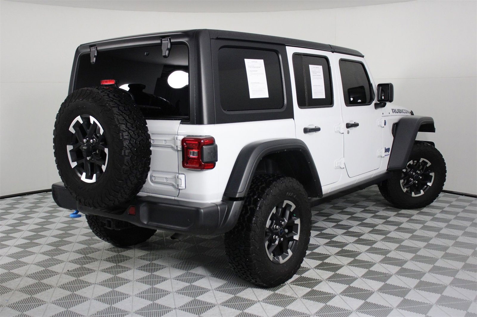 Used 2024 Jeep Wrangler Unlimited Rubicon 4xe w/ Technology Group image 4