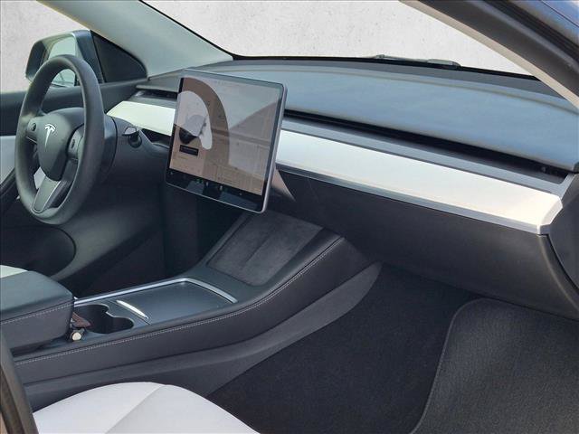 Used 2021 Tesla Model Y Long Range AWD/4WD image 21
