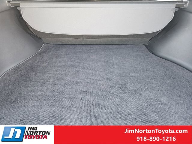 Used 2022 Toyota Venza XLE image 34