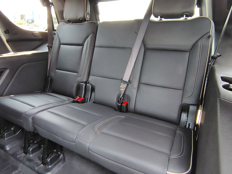 Used 2025 Chevrolet Tahoe Premier AWD/4WD image 12