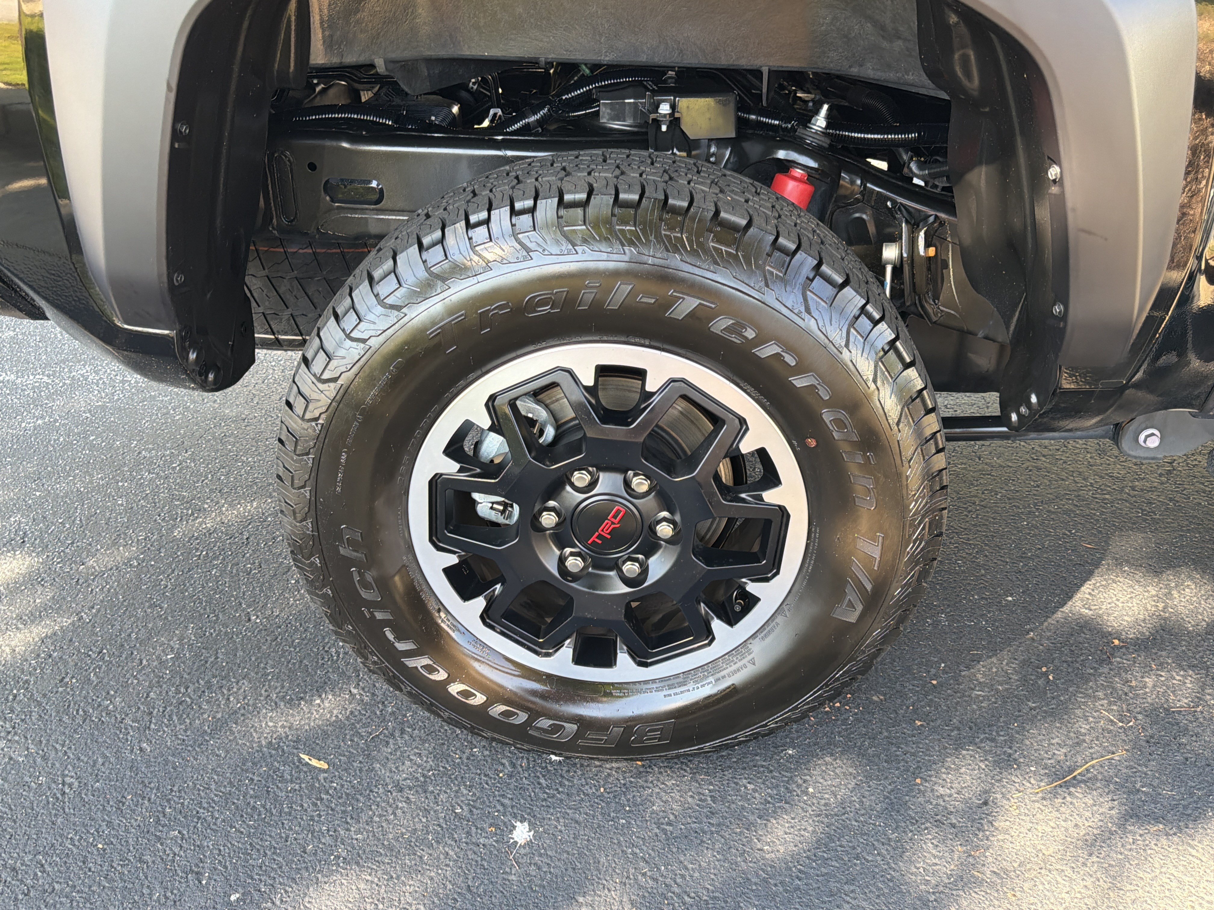 Used 2025 Toyota Tacoma TRD Off-Road w/ TRD Off Road Upgrade Package AWD/4WD image 17