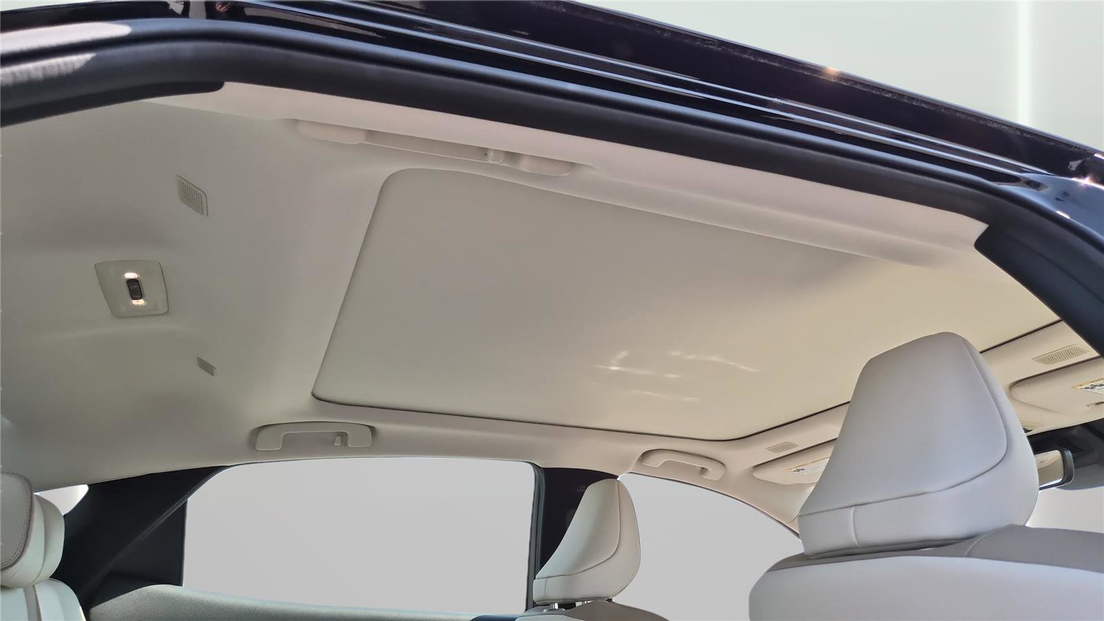 Used 2024 Toyota Crown Limited w/ Advanced Technology Package AWD/4WD image 16