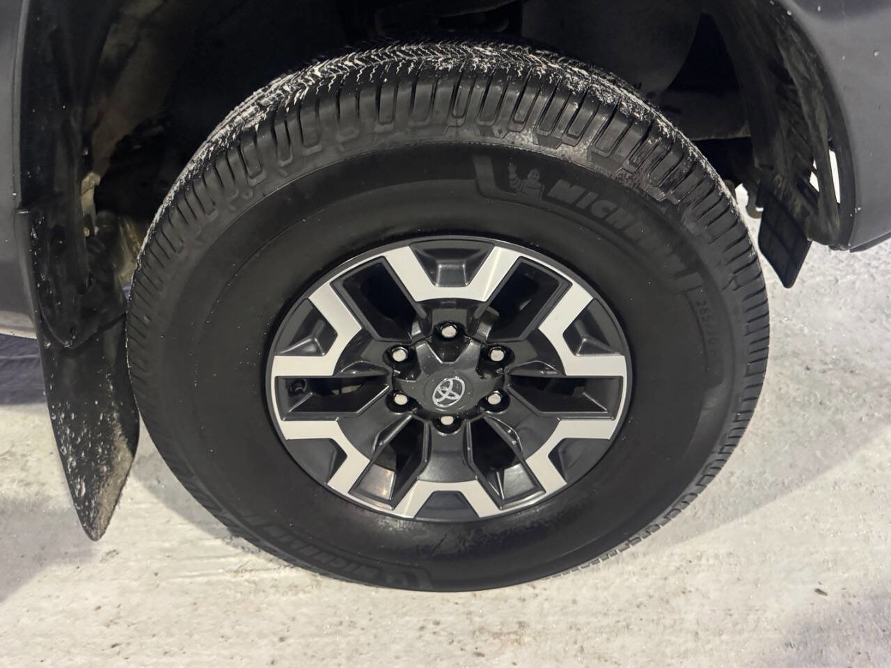 Used 2015 Toyota Tacoma PreRunner w/ TRD Sport Package image 19