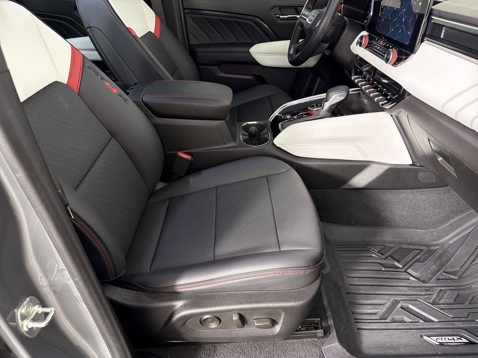 Used 2024 GMC Canyon AT4X AWD/4WD image 11
