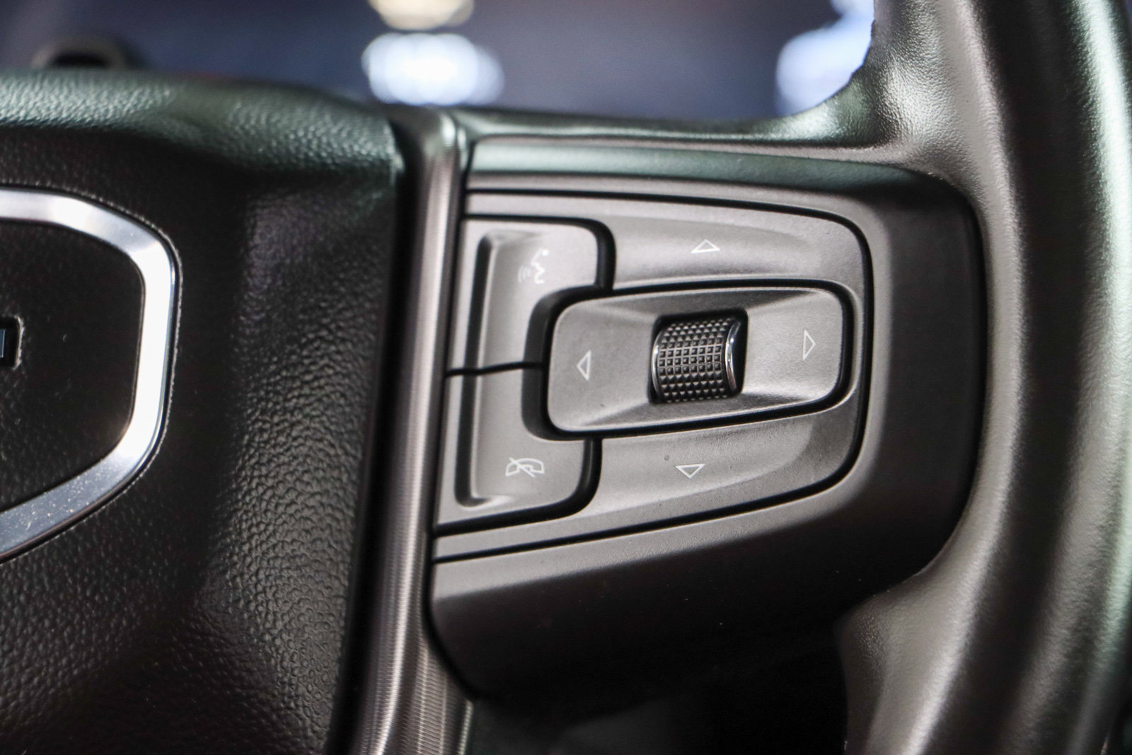 Used 2023 GMC Yukon Denali Ultimate image 15