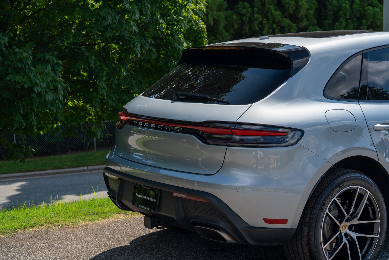 Certified 2026 Porsche Macan AWD/4WD image 13