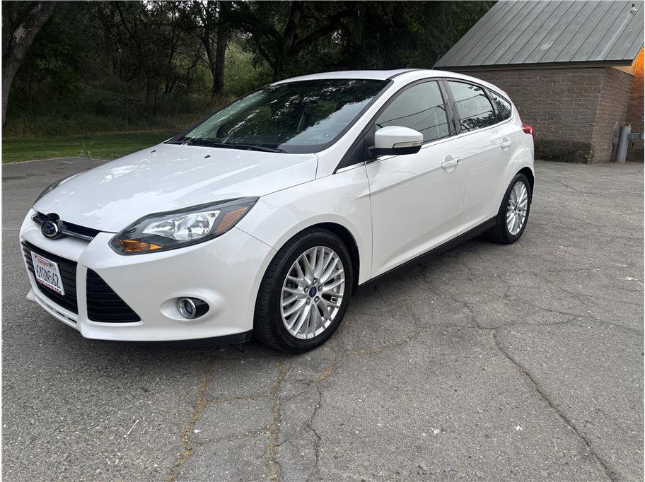 Used 2013 Ford Focus Titanium FWD image 3