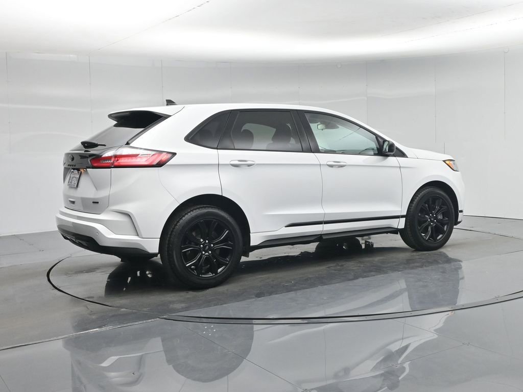 Used 2024 Ford Edge SE w/ Black Appearance Package image 29