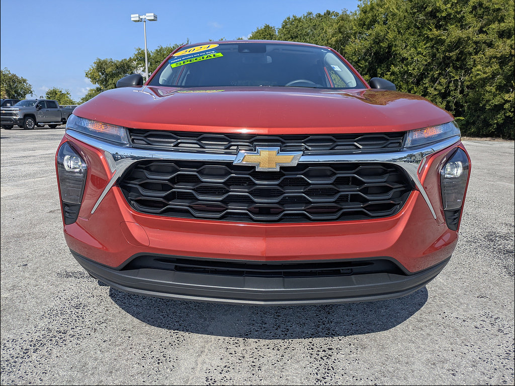 Used 2024 Chevrolet Trax LS w/ Driver Confidence Package FWD image 9