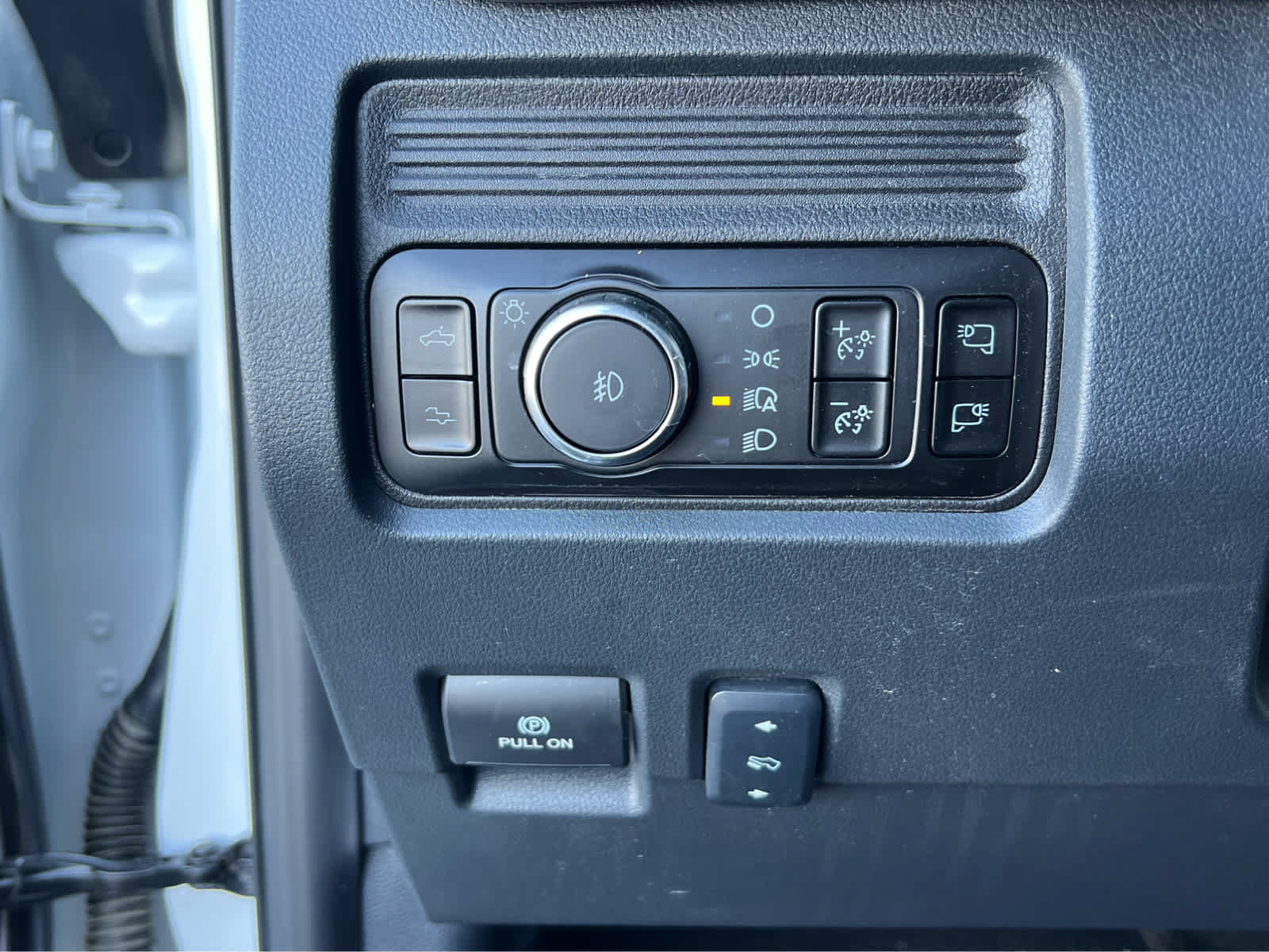 Certified 2025 Ford F350 Platinum AWD/4WD image 31
