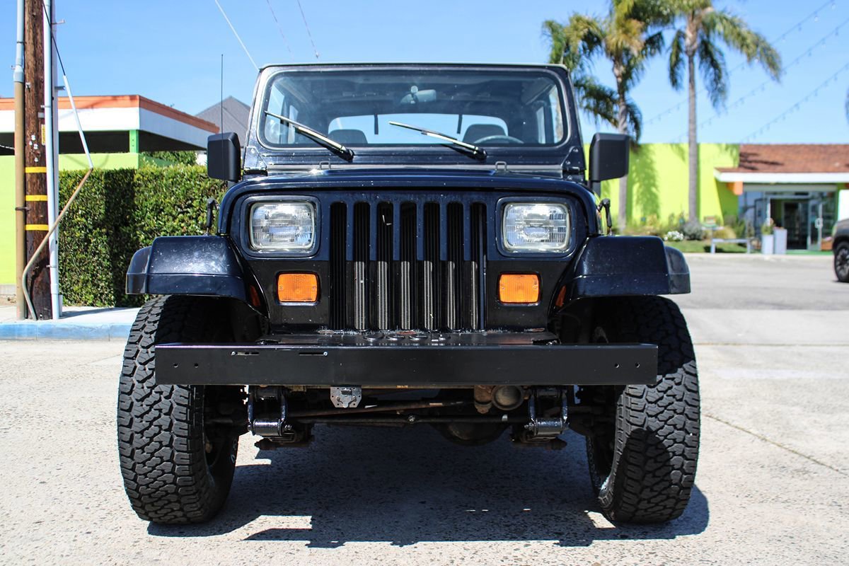 Used 1990 Jeep Wrangler S image 10