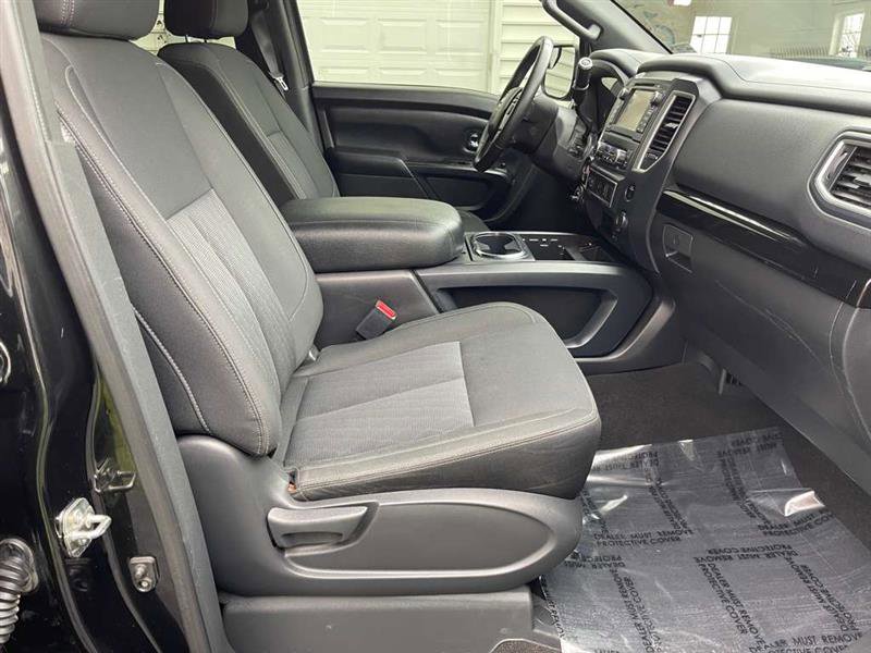 Used 2018 Nissan Titan SV w/ SV Convenience Package image 12