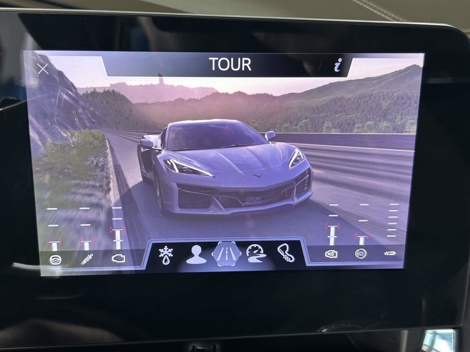 Used 2024 Chevrolet Corvette E-Ray w/ Stealth Interior Trim Package AWD/4WD image 27