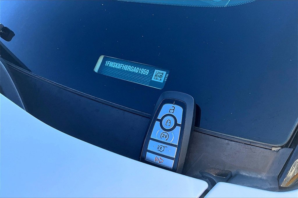 Used 2024 Ford Explorer Limited image 11