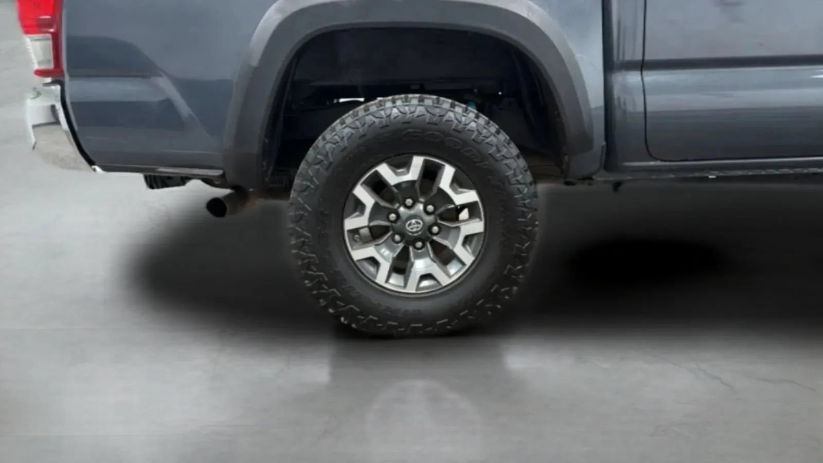 Used 2016 Toyota Tacoma TRD Off-Road w/ Towing Package RWD image 27