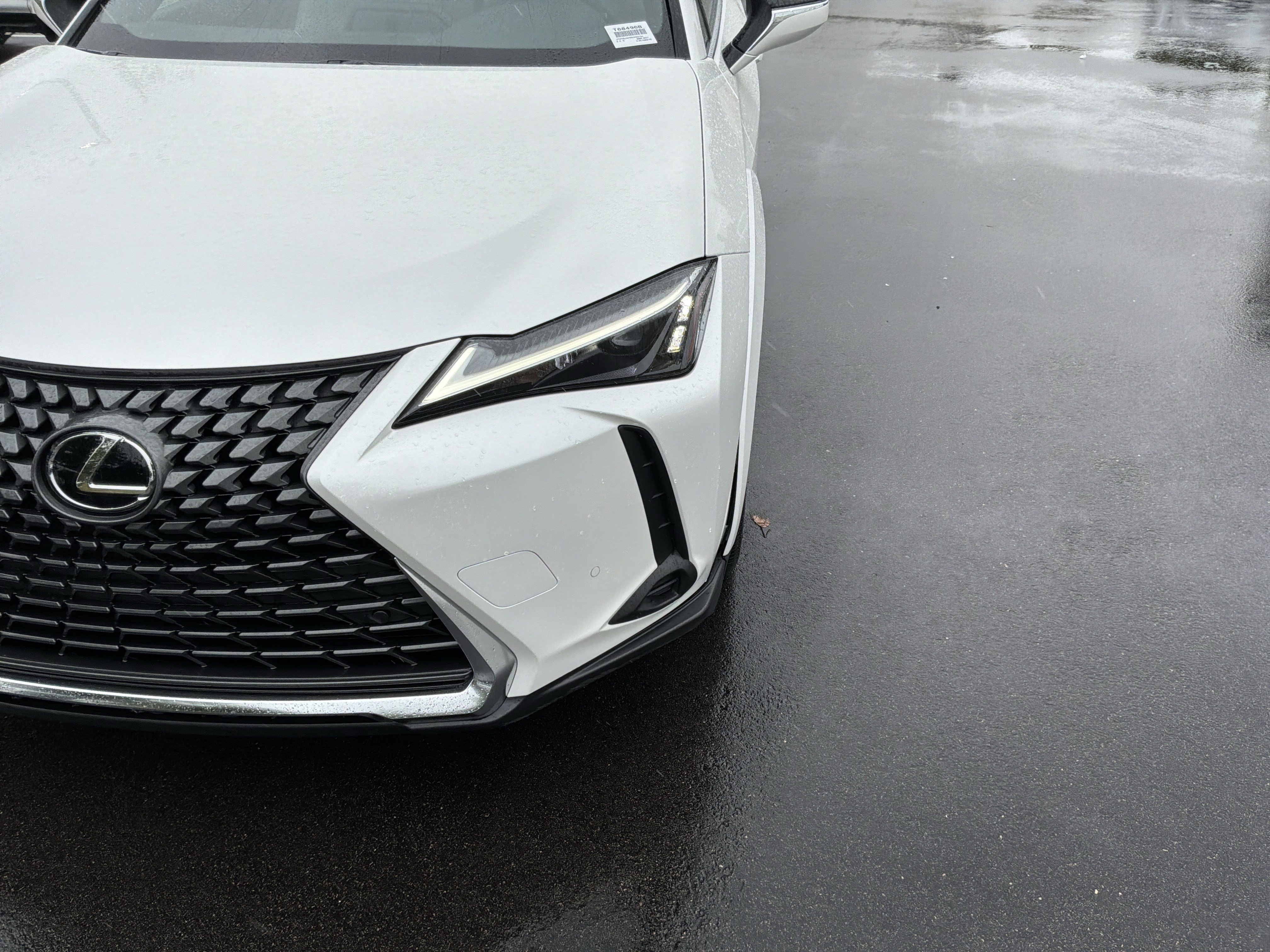 Used 2025 Lexus UX 300h FWD w/ Accessory Package (Z2) image 6